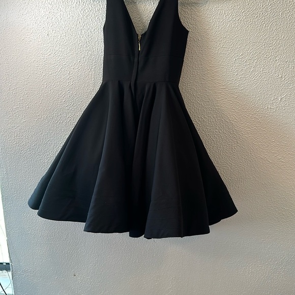 Black Sleeveless V-Neck Cocktail Mini Dress - Picture 2 of 15